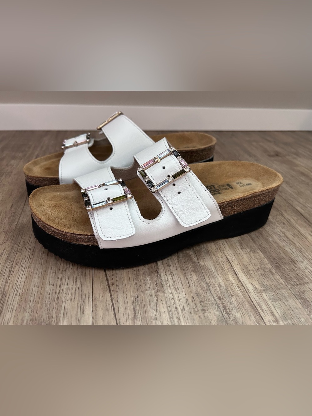 Naot Santa Rosa Women's white Italian leather rhinestone Slides summer bling